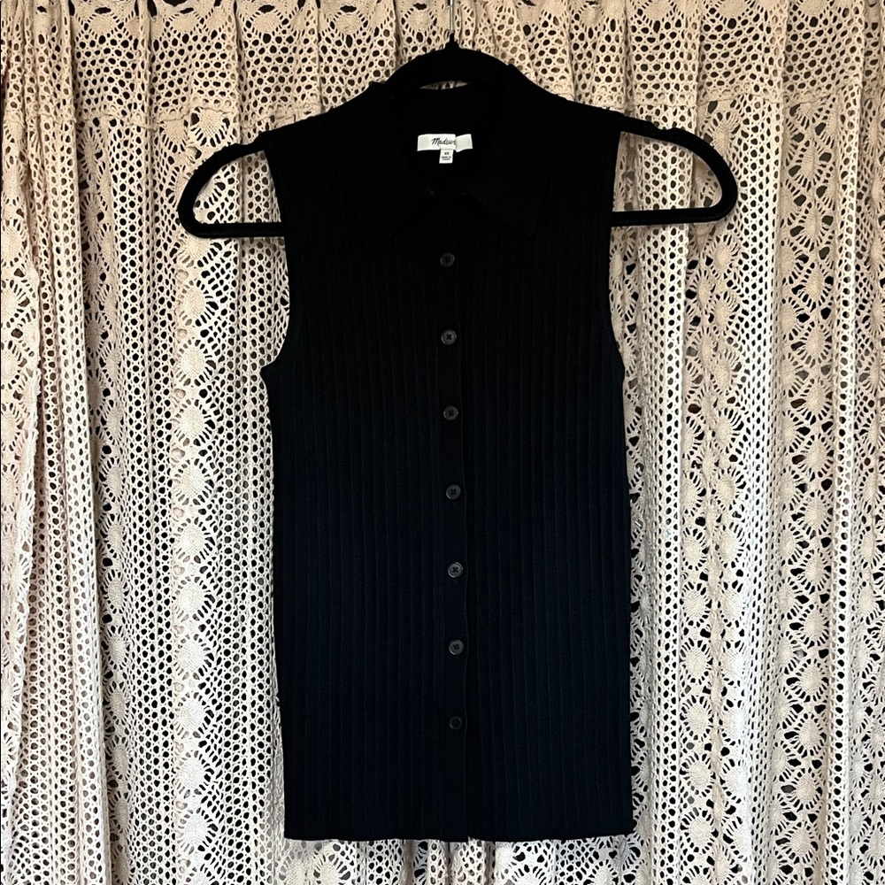 Madewell Black Sleeveless Button-Down Shirt